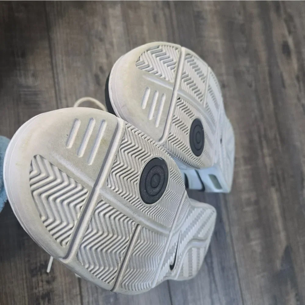 Nike Air Elite Basketball Athletic Sneakers Womens 9 Mens 7.5 White Black